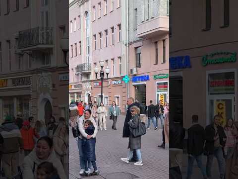 Белый медведь поздравление на Арбате Москва
