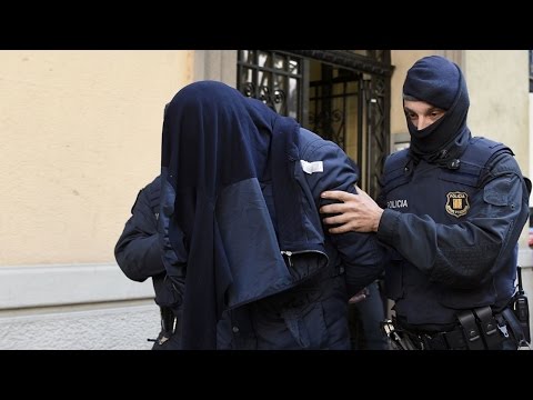 Видео: Видео безопасности атакующих террористов в Барселоне