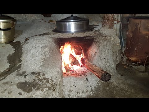 산골에 찬바람 부는데 도깨비 가마솥에 불은 왜때나 육수 만들다?