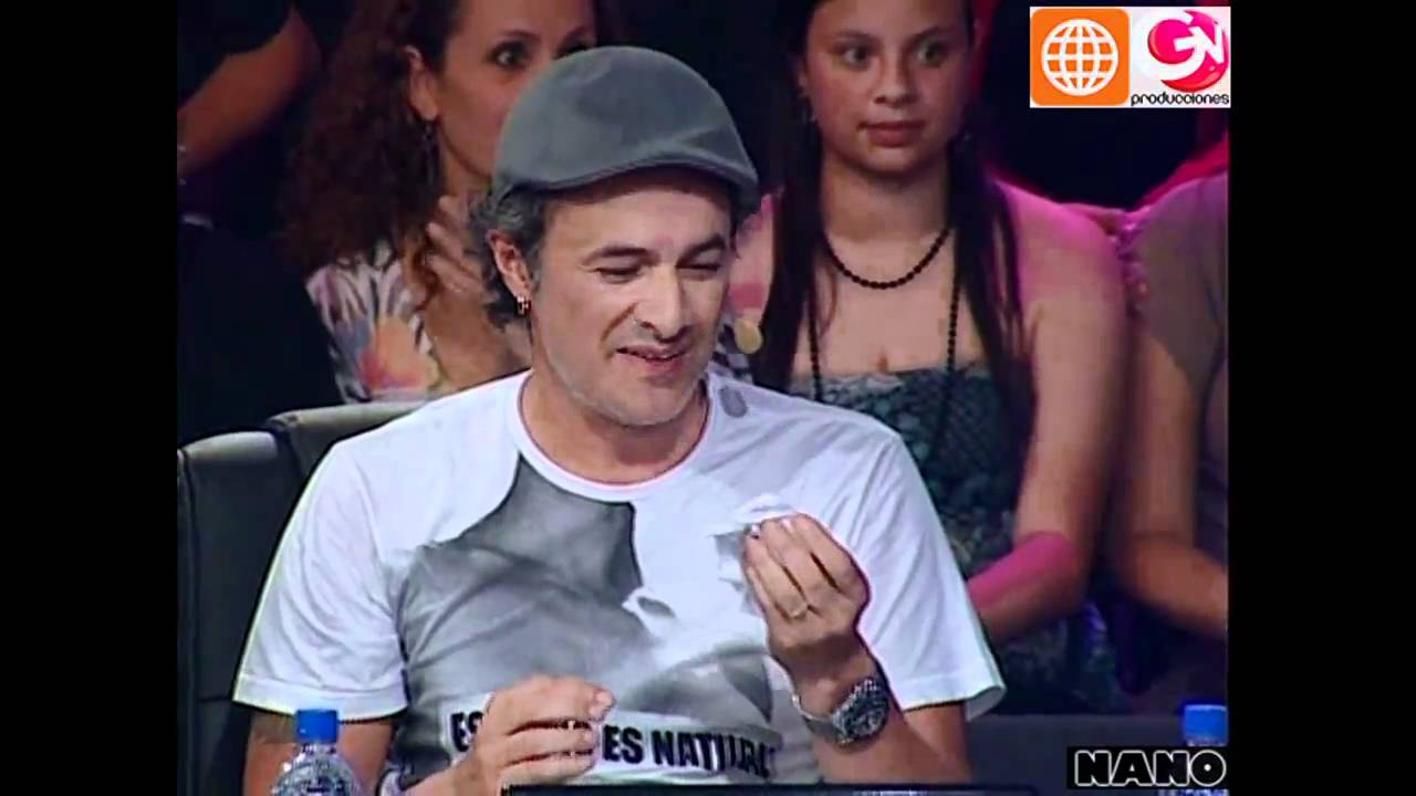 Carlos Alcántara recibe la sorpresa de la 4ta Gala (El Gran Show: Reyes del Show 27-11-2010)