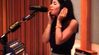 Marina and the Diamonds - The Outsider (KCRW Acoustic Session 08/07/2010) 3