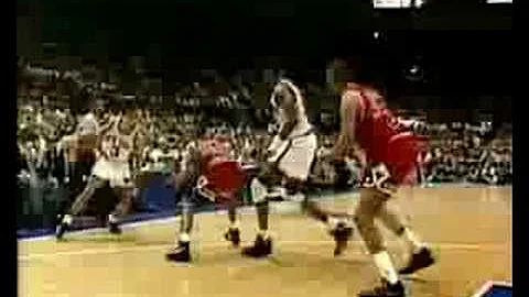John Starks dunks on the Bulls NBA Playoffs 1993 F...
