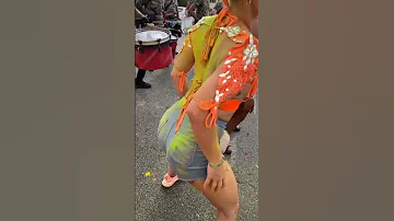 Big booty girl Twerking in jeans shorts #Twerking #hot #festival #dancing