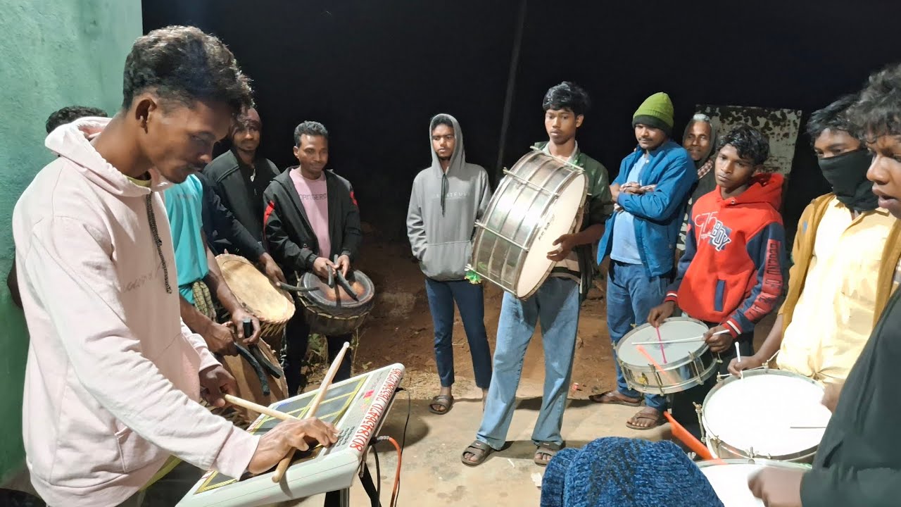 Night band at ବରିଓଲ 