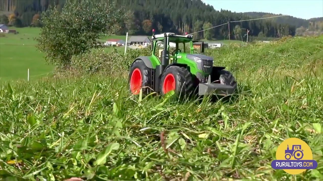 JAMARA Ferngesteuerter Traktor Fendt 1050 Vario Municipal 1:16