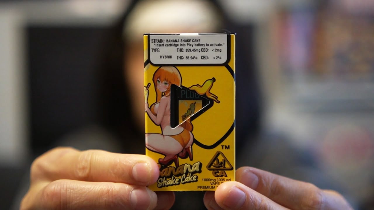 TRYING THE BANANA SHAKE CAKE FROM PLUG PLAY