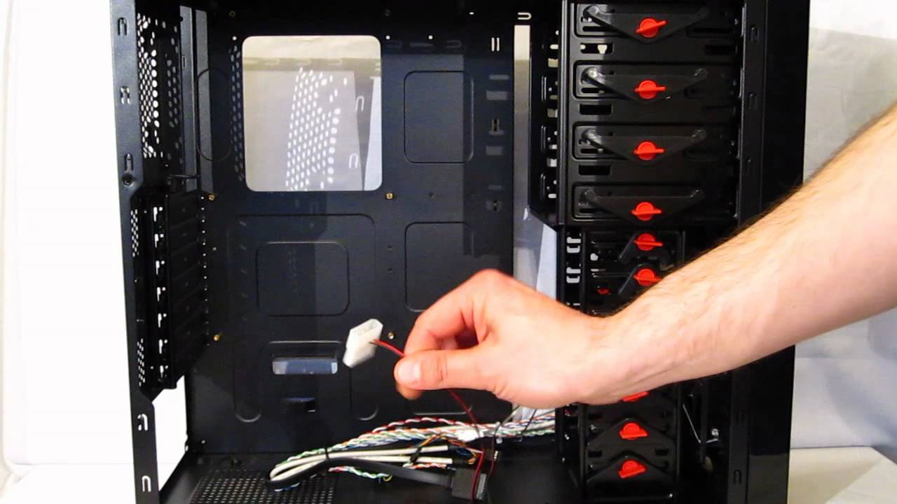 Enermax Staray EA3175-BL Mid-Tower Case Overview at HiTechLegion.com