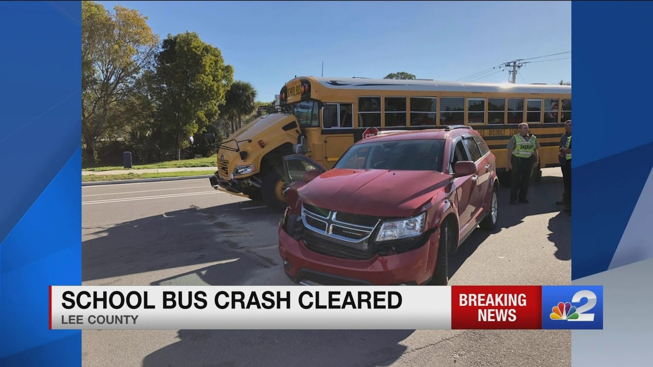 School bus accident blocks US-41 in Fort Myers - YouTube