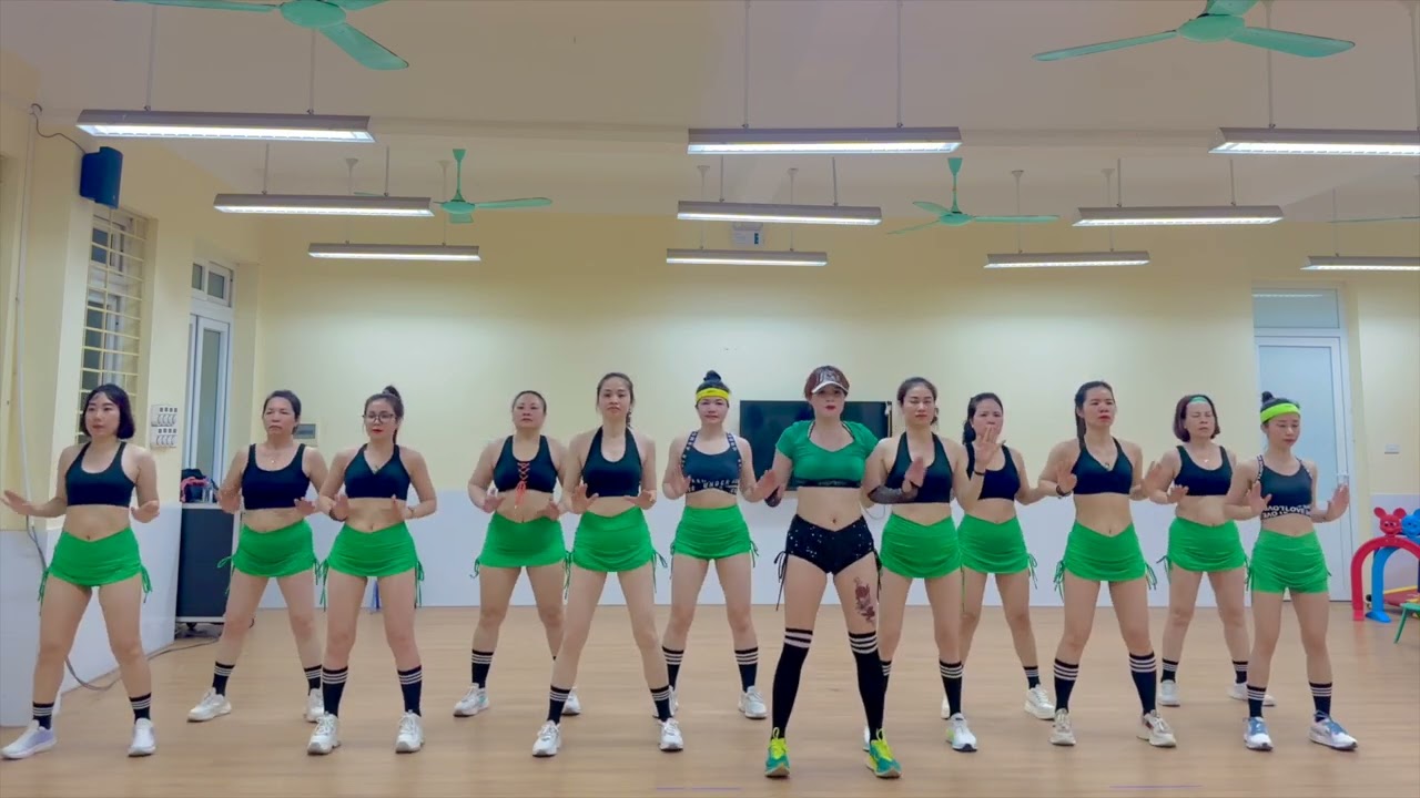 Kim Đào Aerobic | Bài giật music Tình yêu mang theo
