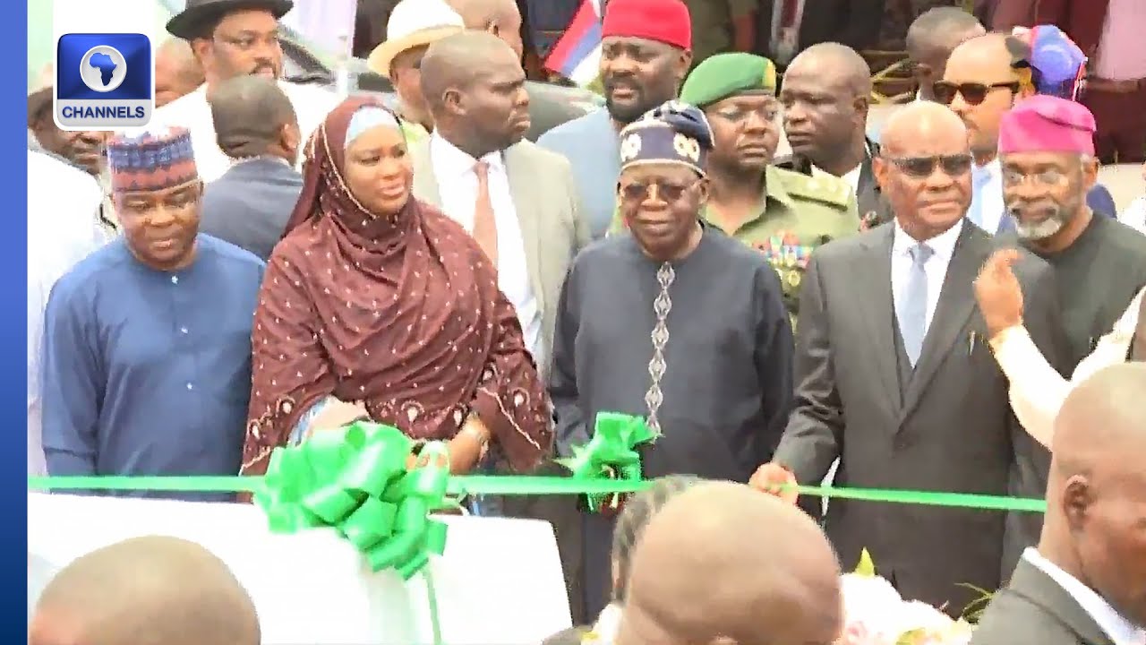 WATCH: President Tinubu, Lawmakers Recite Old National Anthem