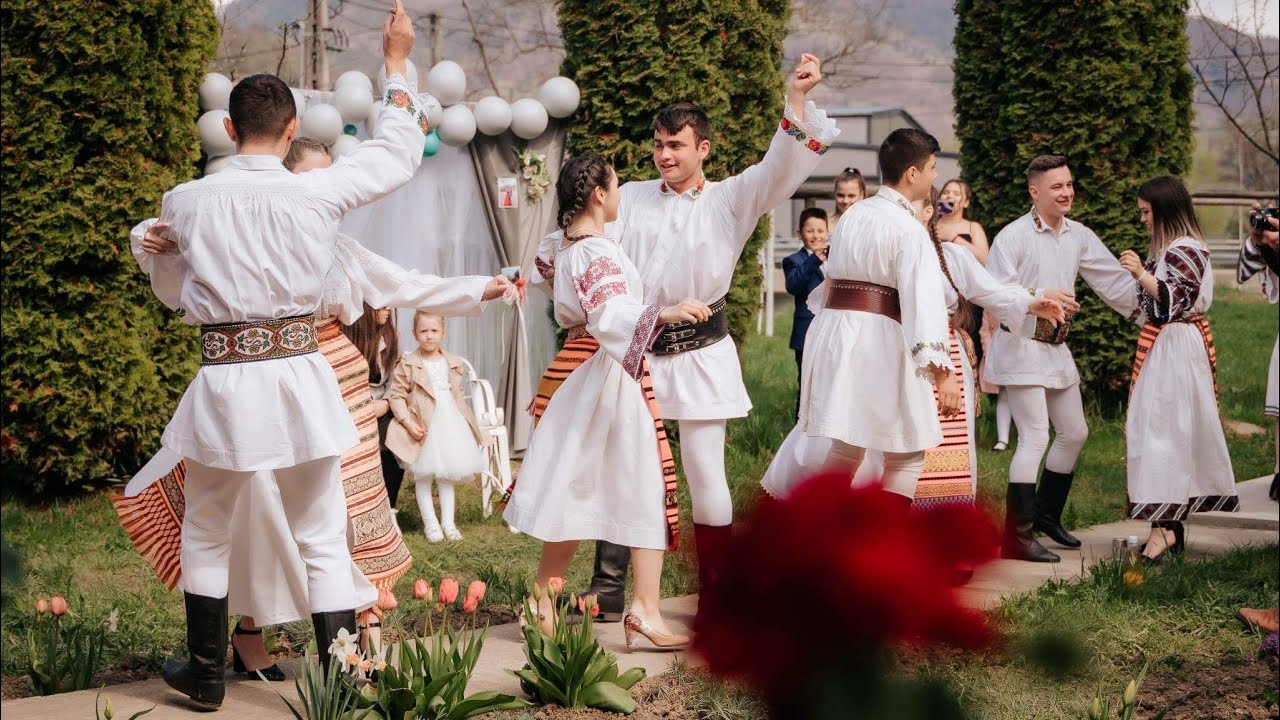 Nuntă tradițională de pe Valea Bârgăului