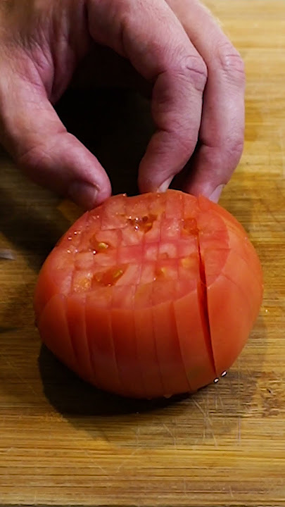 Gordon Ramsay Taught Me How To Cut Tomatoes🍅