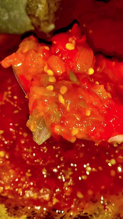Makan tahu,tempe,terong,ayam goreng dicocol sambel merah merona pedas nikmat #hobi #makan #shorts