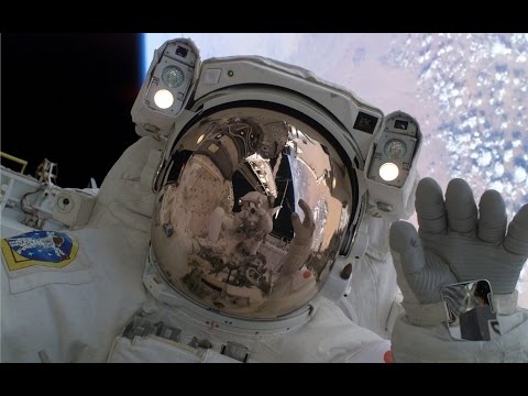 Космонавты МКС прогулялись в открытом космосе