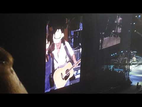 David Lee Murphy & Kenny Chesney LIVE - Everything's Gonna Be Alright