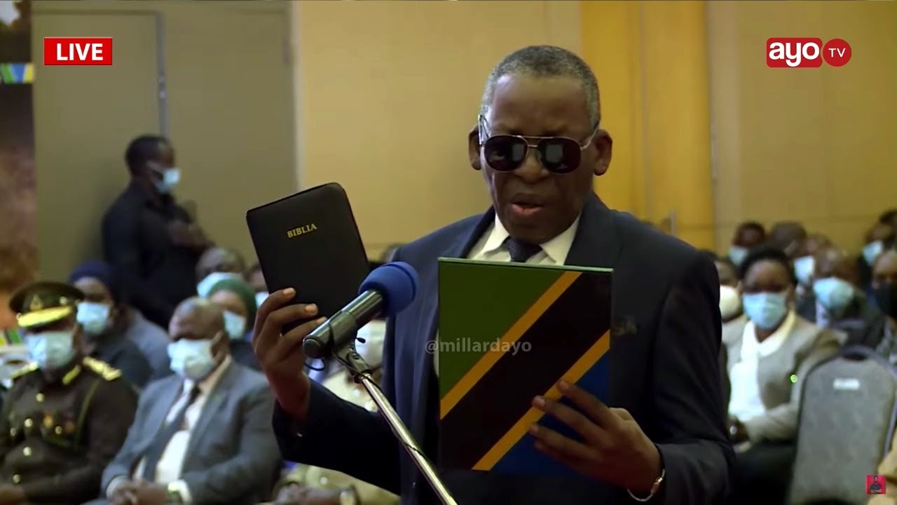 MTOTO WA NYERERE AAPISHWA KUWA MKUU WA MKOA IKULU - DSM