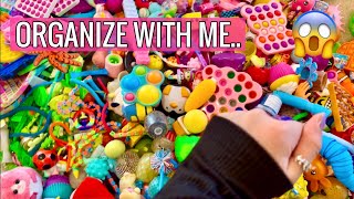 ORGANIZE MY FIDGET COLLECTION WITH ME!  *ODDLY SATISFYING*