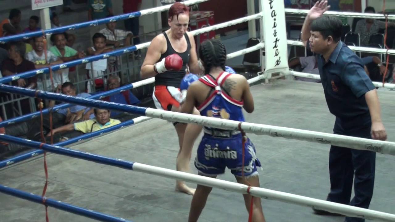 Mary (Tiger Muay Thai) vs Nongphet (Chokchai Muay Thai) @ Suwit Stadium 20/5/16 fighting