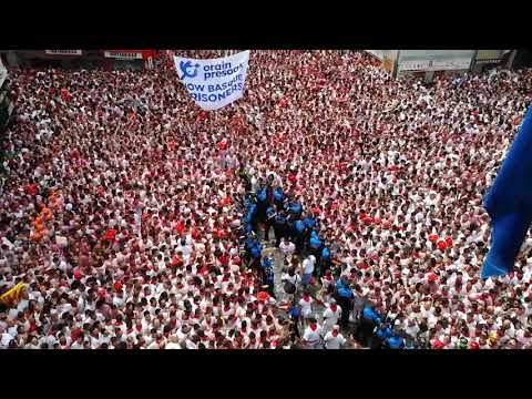 Fêtes de Pampelune 2018 : les gaitas jouent au coeur de la foule