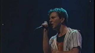 Vignette de la vidéo ""Hunger Strike" {Pearl Jam}"