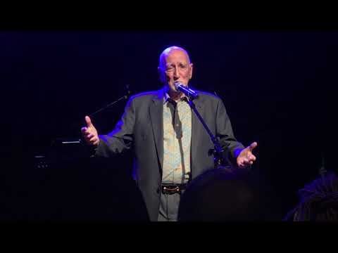 Video: Dominic Chianese Neto vrednost: Wiki, poročen, družina, poroka, plača, bratje in sestre