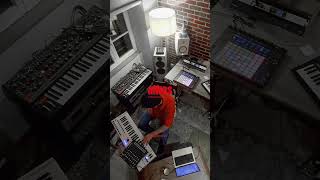 the difference between live and dj set. I can explain if you don’t know ! #electronicmusic #live #dj