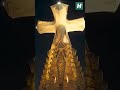 El Papa bendice el deslumbrante sueño de Gaudí en la Sagrada Familia: la torre de Jesús