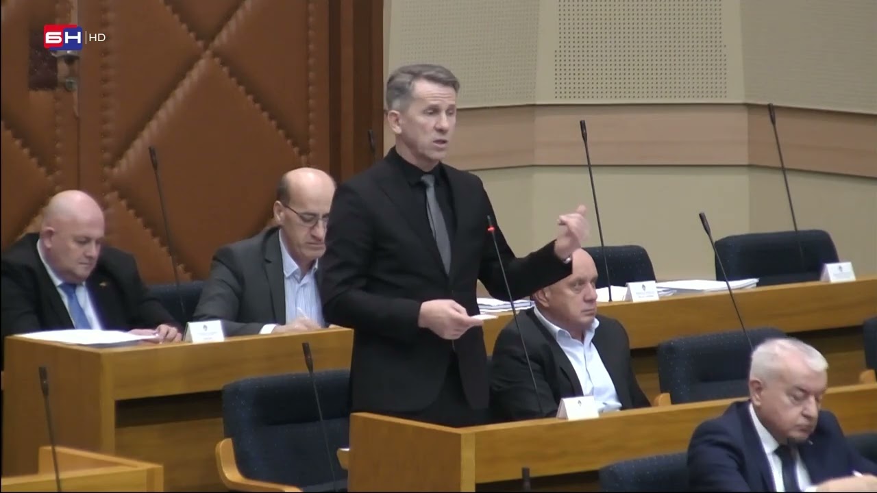 Dubravac: SNSD je srušio sve institucije Republike Srpske i ponizio narod i njene istinske stvaraoce