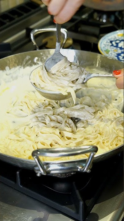 How to Plate Pasta Like an Italian in 60 Seconds - YouTube