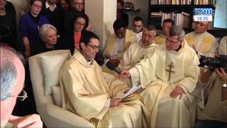 Don Salvatore Mellone ordinato sacerdote. Ha impartito la sua prima benedizione a Papa Francesco