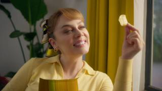 Lay's Logosunu ve Ambalajını Yeniledi! | Demet Evgar Reklam Filmi