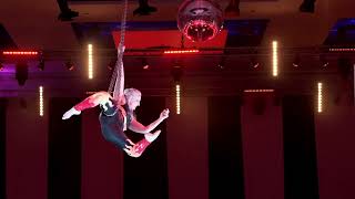 Aerial chains performance