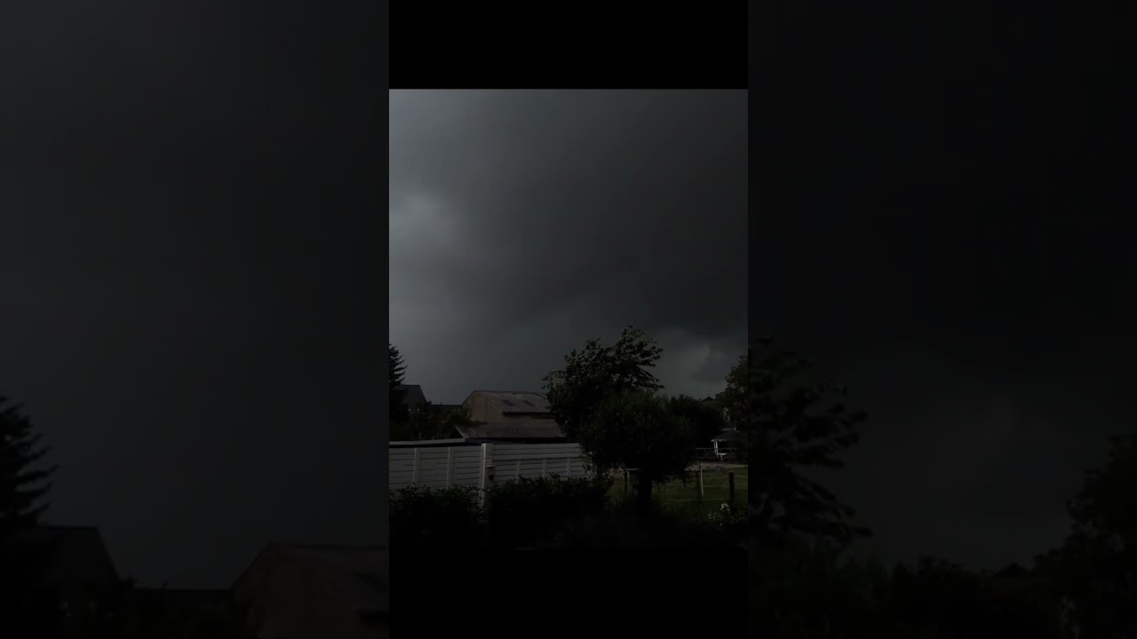 9 minutes before a terrifying natural disaster in France.  