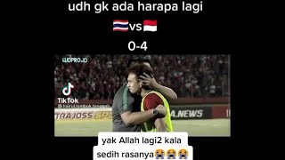 kesedihan pemain timnas Indonesia usai kekalahan 0-4 dari thailand