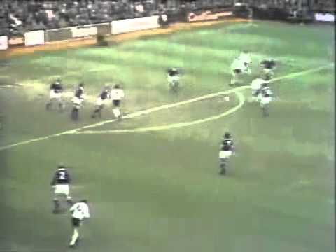 Goal of the season - 1973/74 Alan Mullery Fulham v...