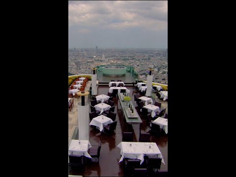How this rooftop restaurant in Bangkok deals with sudden rain ☔️ #shorts