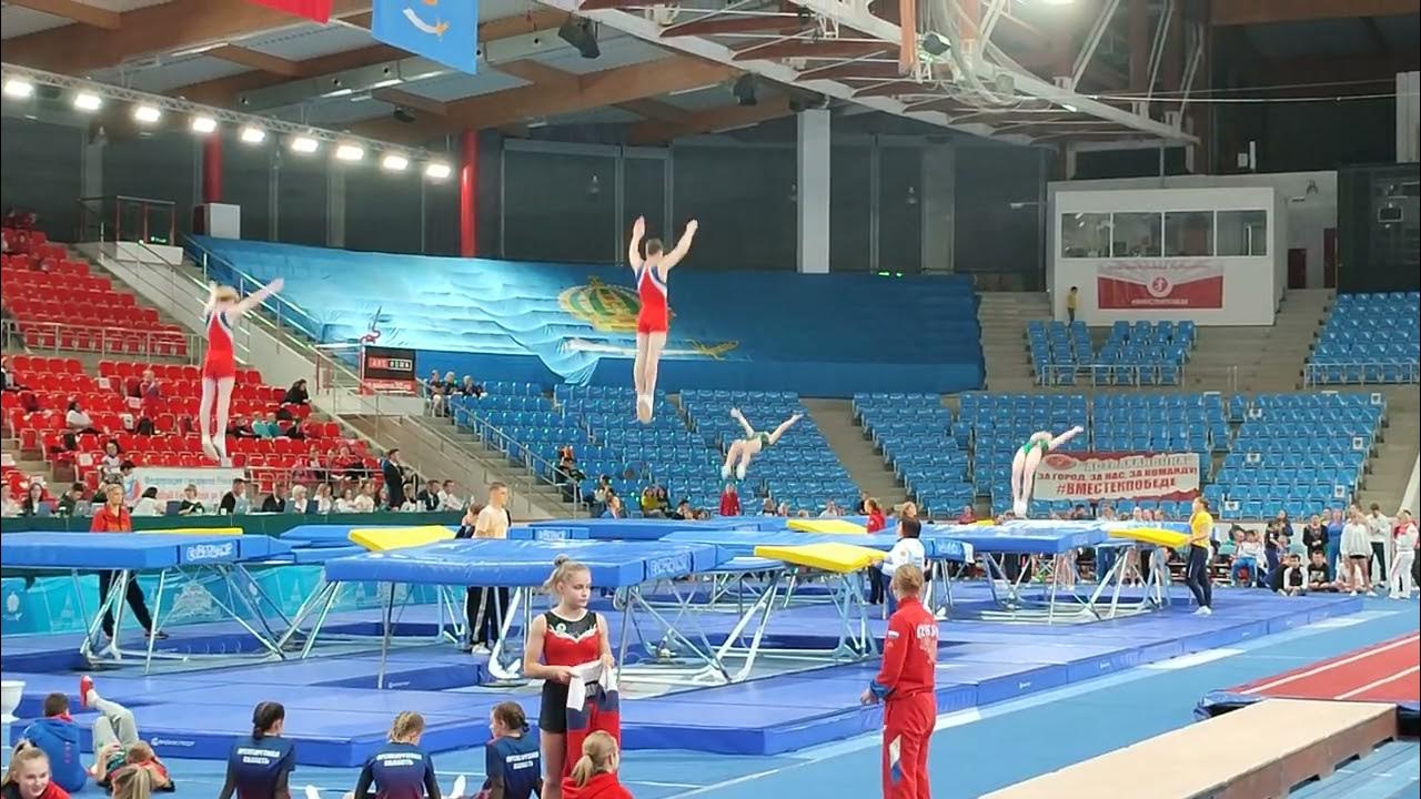 Злата Шалковская прыжки на батуте