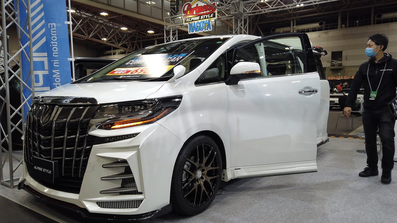 Alpine toyota alphard