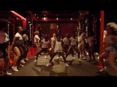 Olu Alatise presents AFROQUEENS - DIP DOP DJ FLEX