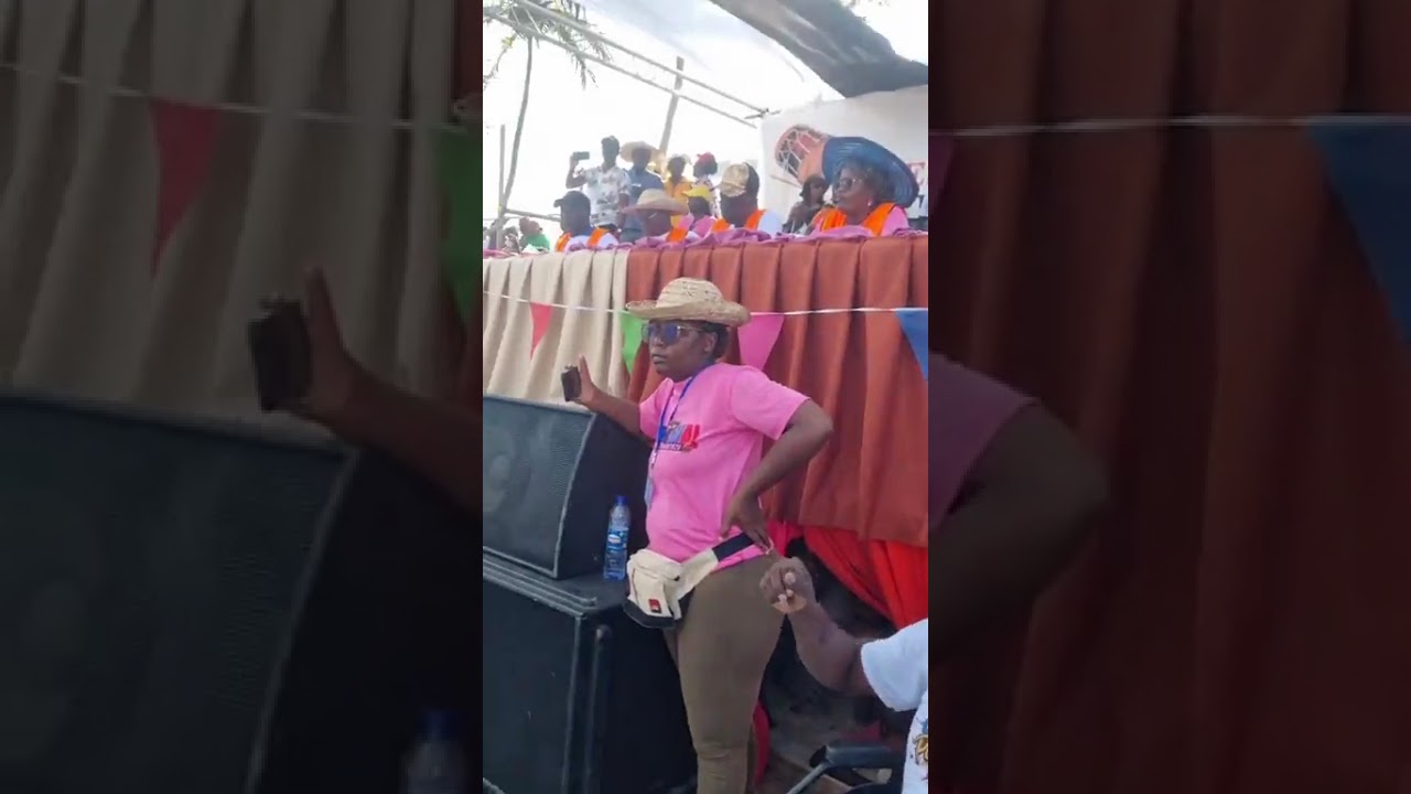 GRUPO CARNAVALESCO 10 DE DEZEMBRO DA LEMBRANÇA (INFANTIL)