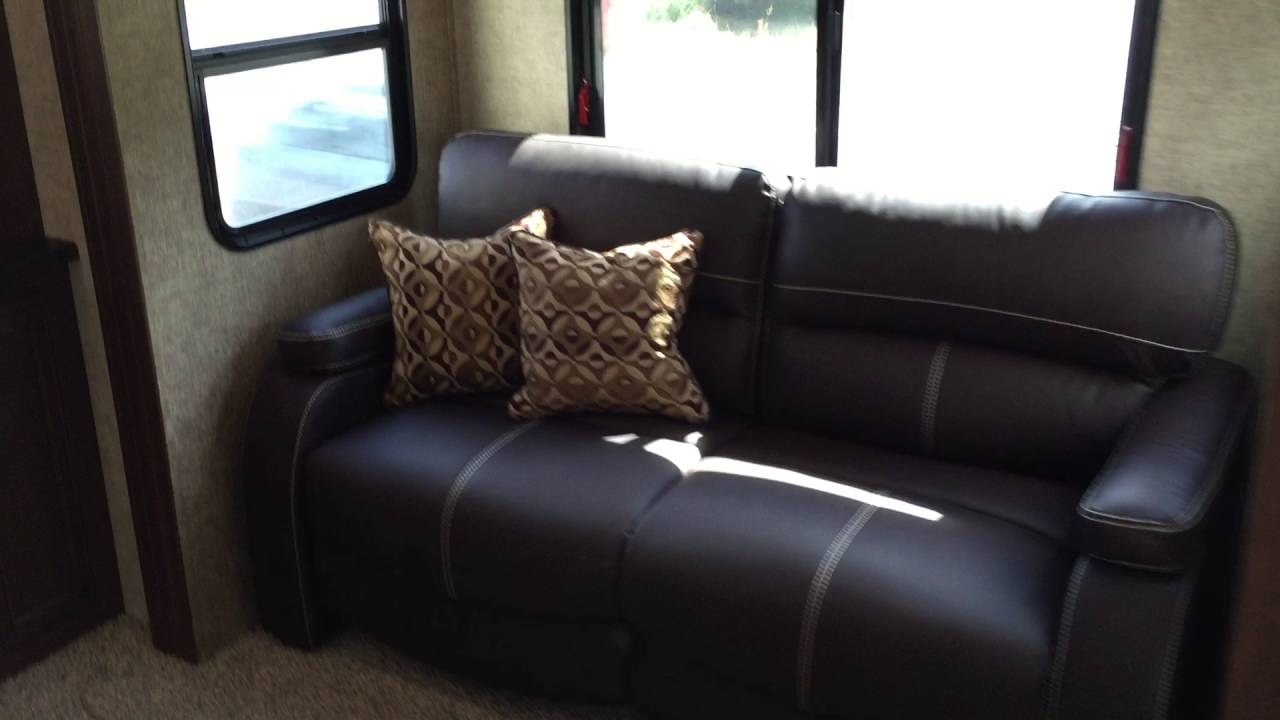 Sandpiper 389RD 2017, en stock chez Roulottes Réal Blouin!