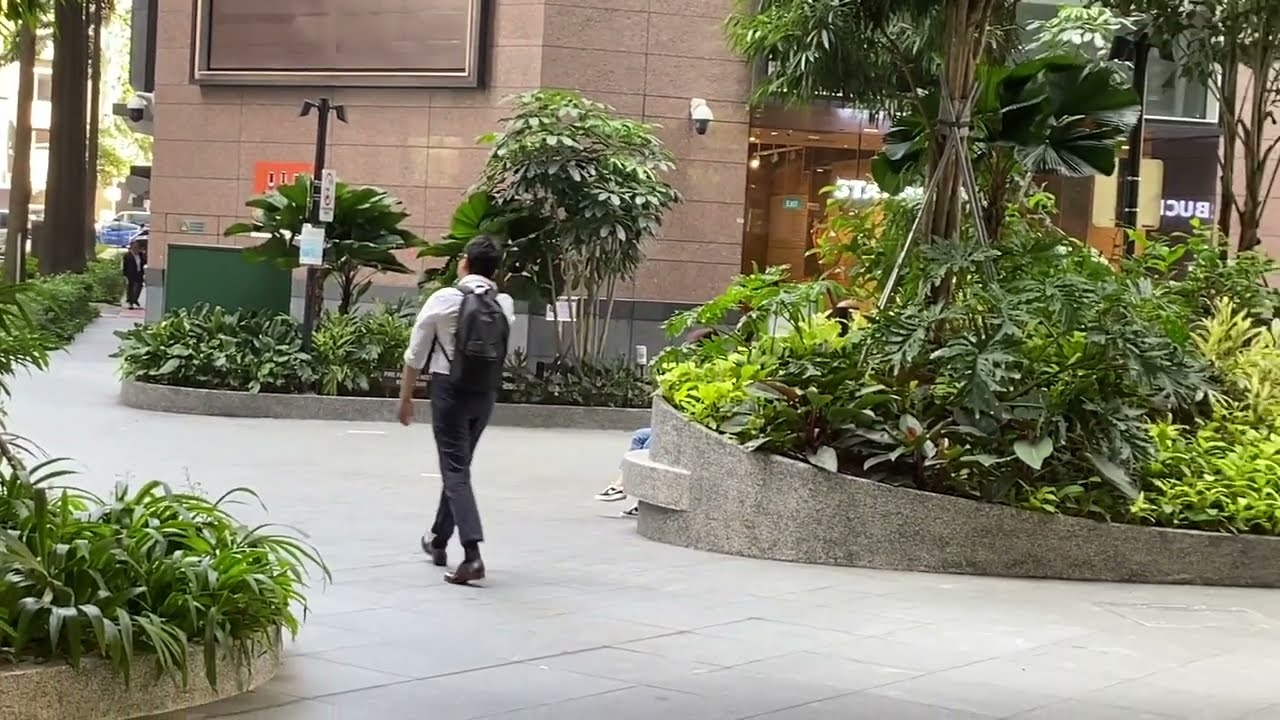 📍Around Raffles Place MRT, Singapore