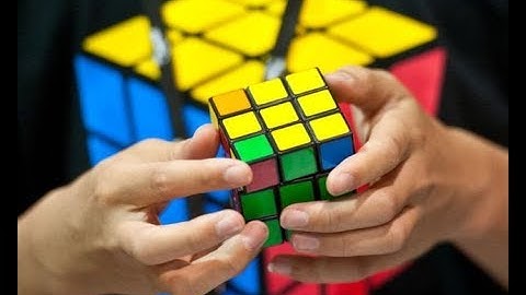 What a speed cuber sees while solving