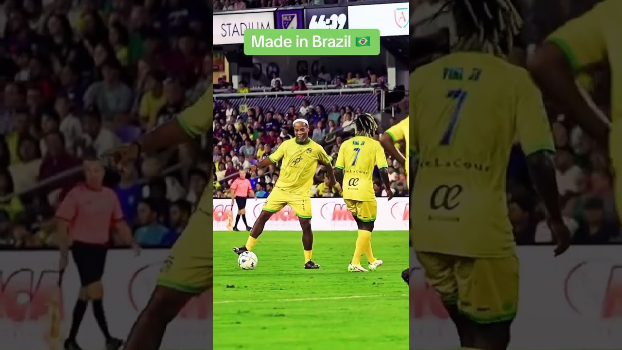 This Vinicius Jr. and Ronaldinho linkup 🇧🇷 (via tbgame.official/IG) 