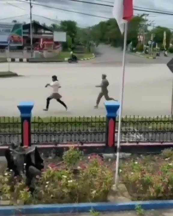 Waria dikejar Satpol PP #berita #shorts #shorts #funny  #transgender #running #indonesia #viral