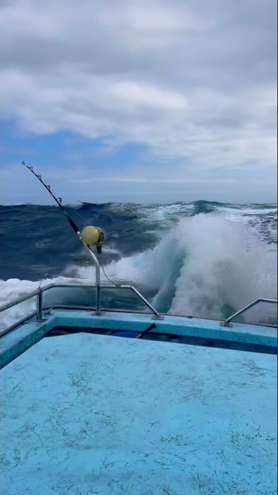 ROUGH WATER FISHING HAWAII!