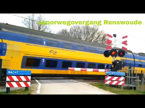 spoorwegovergang Renswoude // Dutch railroad crossing