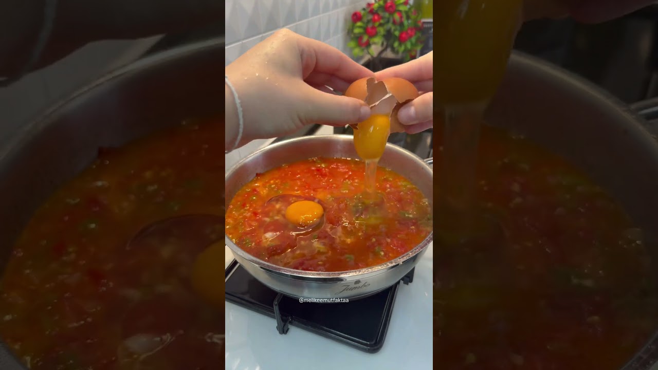 İnstagram: @melikeemutfaktaa #menemen #kahvaltı #kahvaltıtarifleri #menementarifi İnstagram: @melikeemutfaktaa #menemen #kahvaltı #kahvaltıtarifleri #menementarifi
