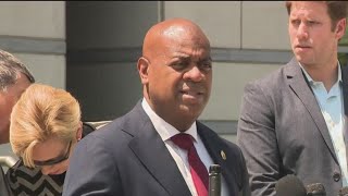 Newark mayor files federal lawsuit over arrest at NJ ICE facility