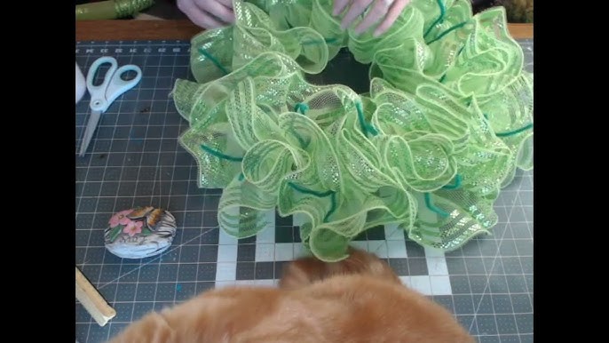 How to Use 21 Poly Mesh in a Ruffle Wreath Technique — Trendy Tree